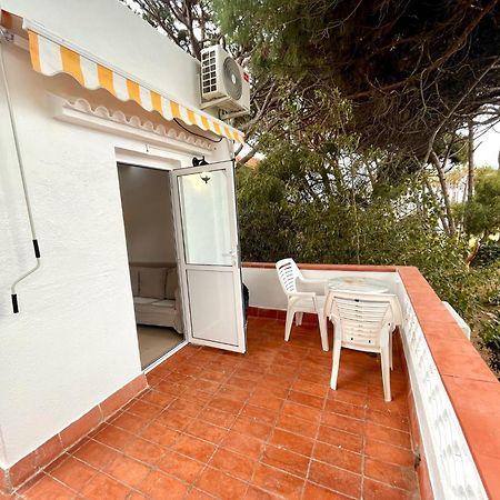Nuevos Apartamentos Frente Al Mar Y A La Playa Castelldefels Exterior photo